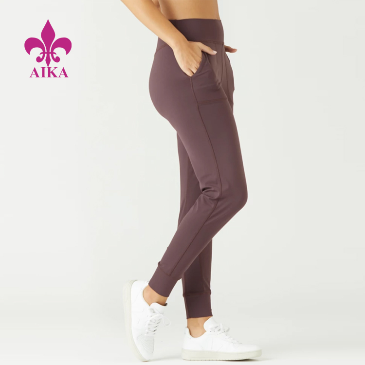 Aṣa-joggers.jpg